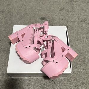 YRU Nightcall platform pink size 7